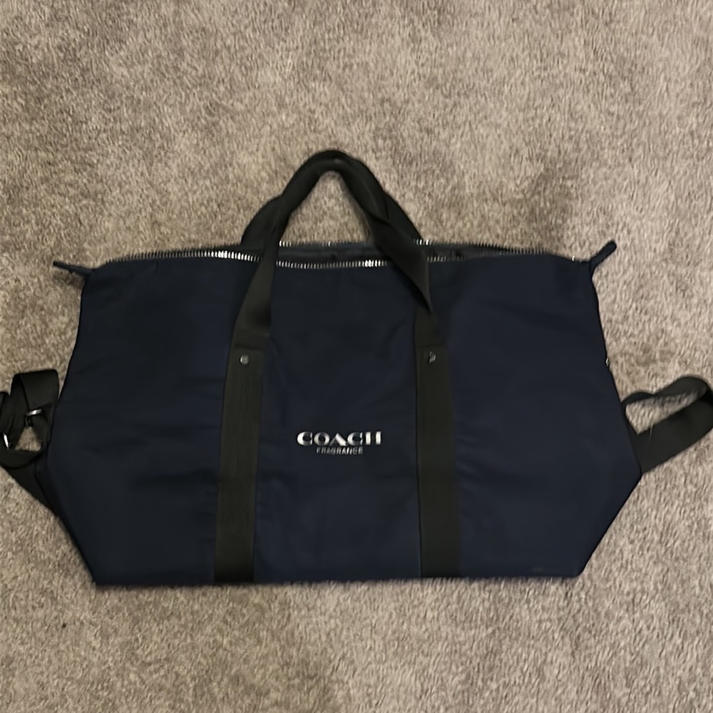 Beautiful travel bag! Authentic COACH